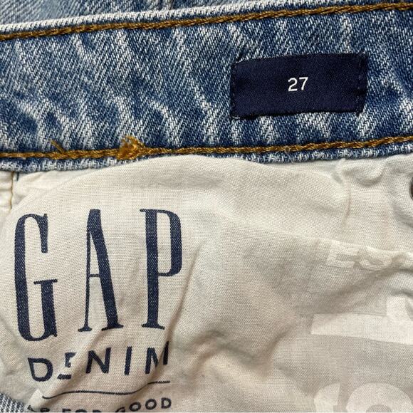 GAP DISTRESSED BUTTON FLY CUTOFF FESTIVAL SHORTS LIGHT BLUE - 27 - Picture 6 of 8